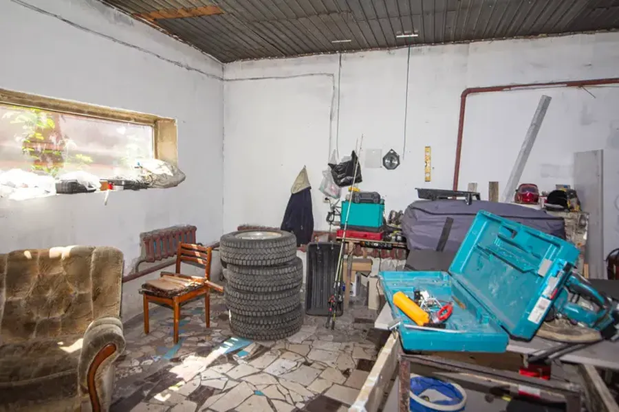 How Clutter Removal Improves Garage Organization Burbank, CA How Clutter Removal Improves Garage Organization Burbank, CA