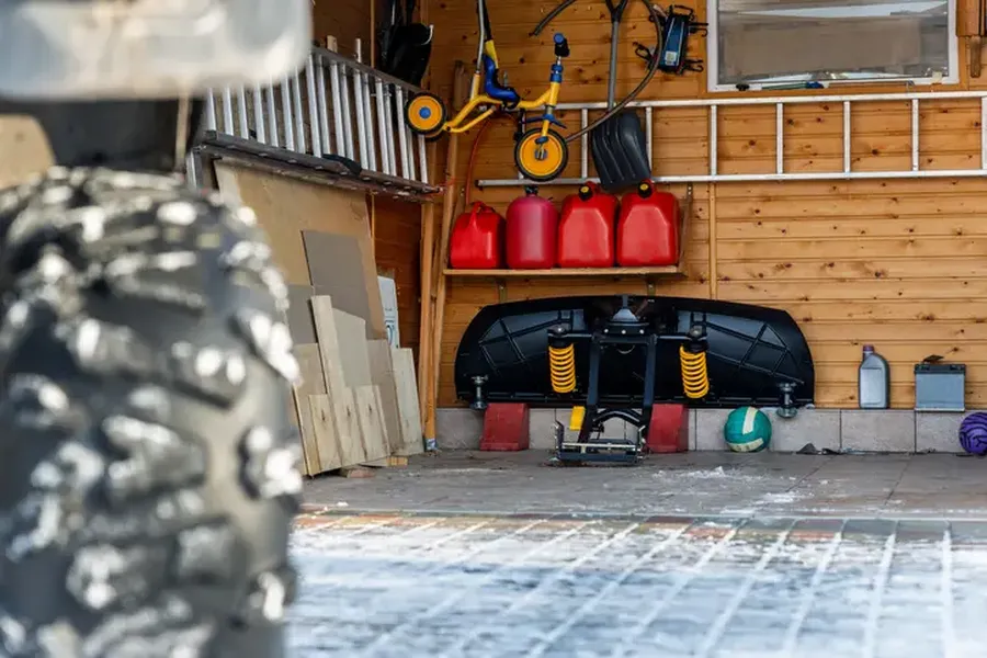 How Clutter Removal Improves Garage Organization in Burbank, CA How Clutter Removal Improves Garage Organization in Burbank, CA